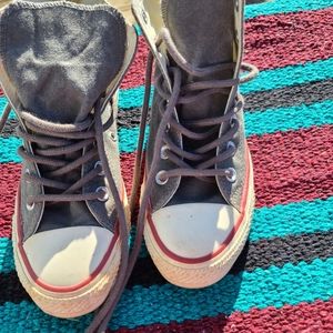 Grey converse
